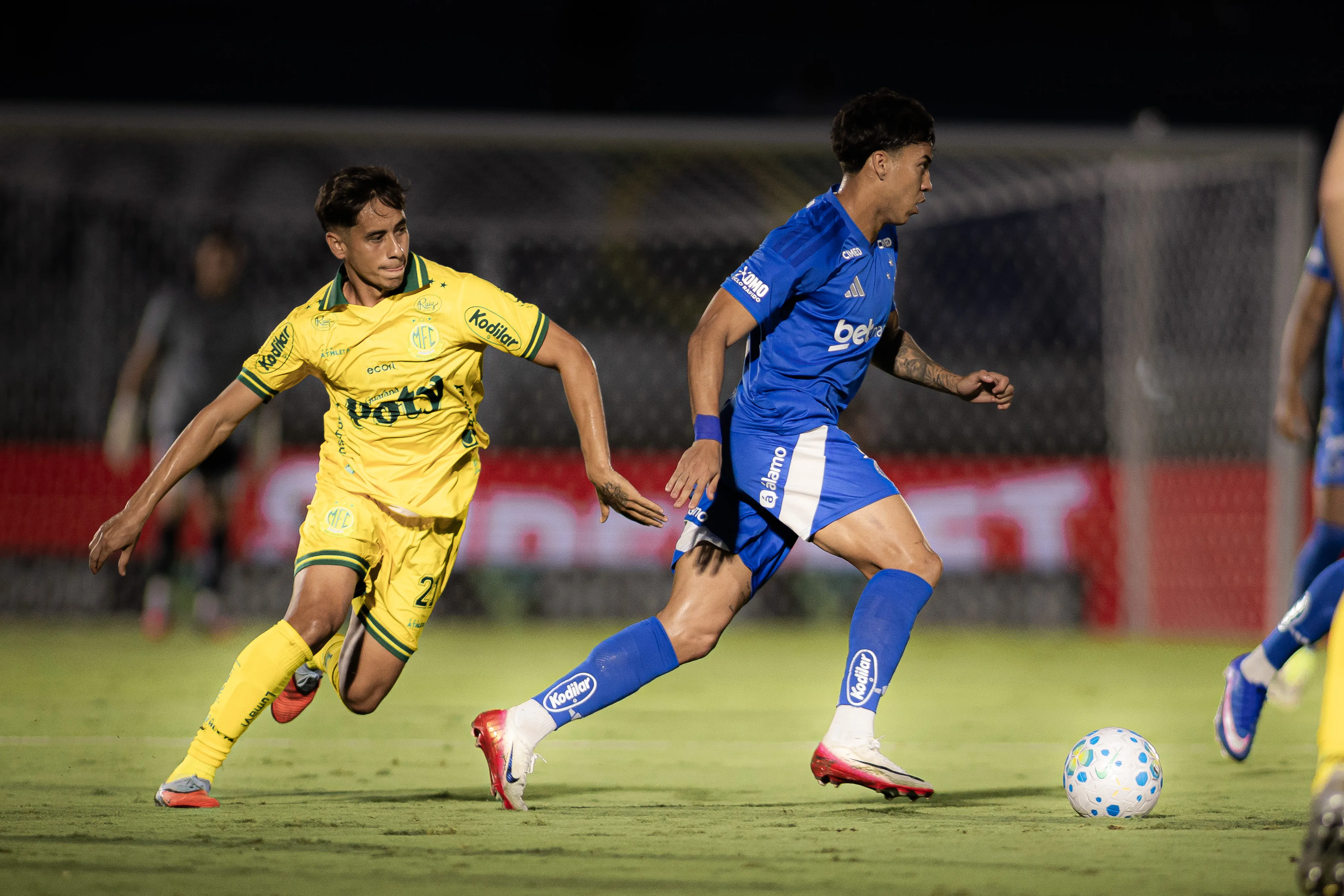 Kaio Jorge jogador do Cruzeiro durante partida contra o Mirassol no estadio Jose Maria de Campos Maia pelo campeonato Brasileiro A 2026. Foto: Vinicius Silva/AGIF