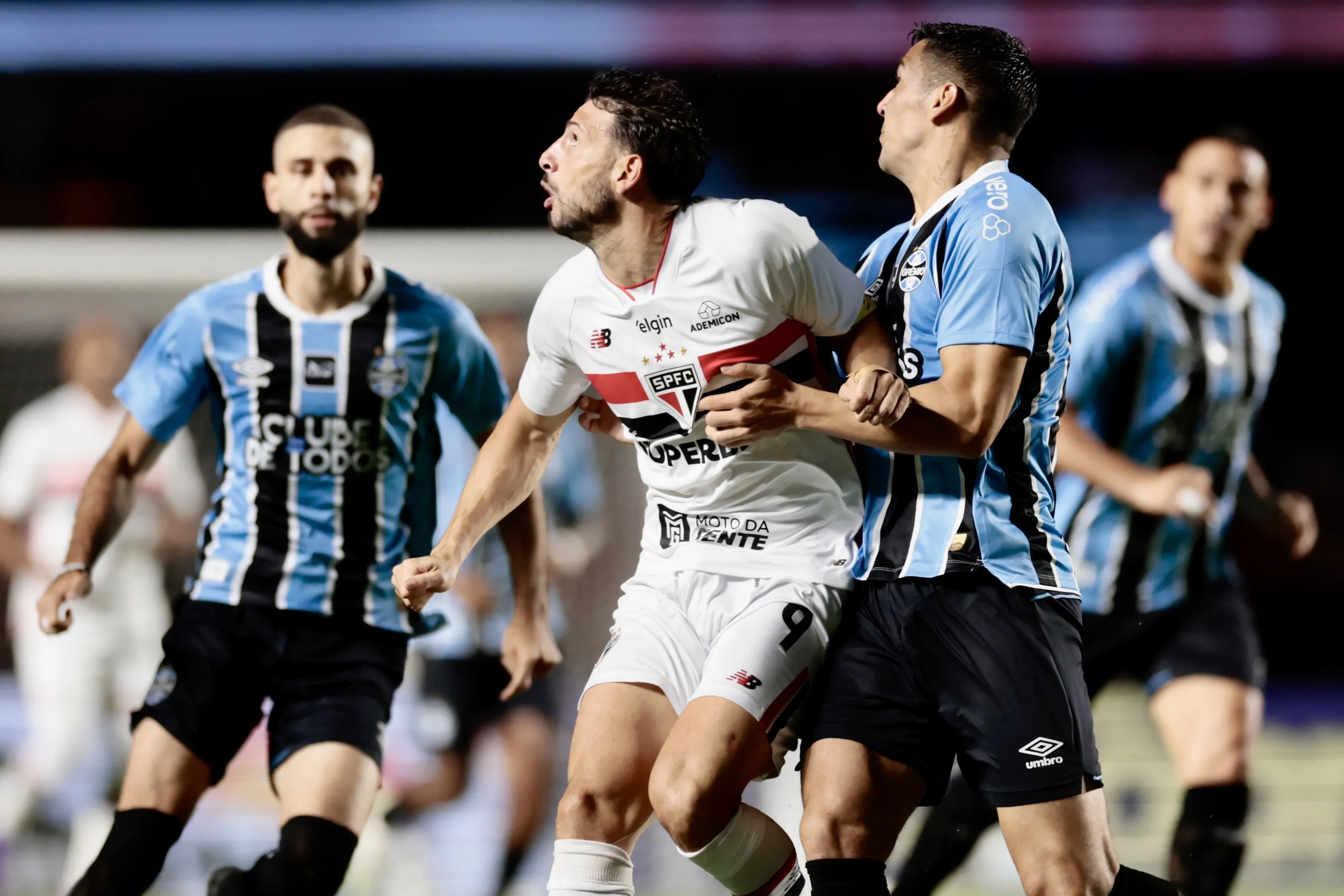 Calleri jogador do Sao Paulo durante partida contra o Gremio no estadio Morumbi pelo campeonato Brasileiro A 2026. Foto: Marcello Zambrana/AGIF