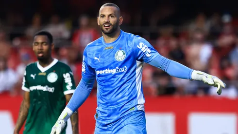 Weverton goleiro do Palmeiras durante partida contra o Sao Paulo no estadio Morumbi pelo campeonato Brasileiro A 2025. 
