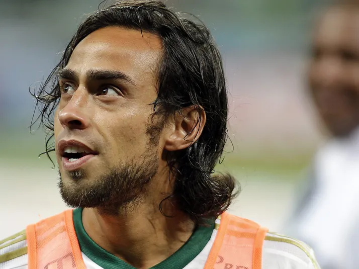 Valdivia, ex-Palmeiras, afirma que jogou mais que Arrascaeta