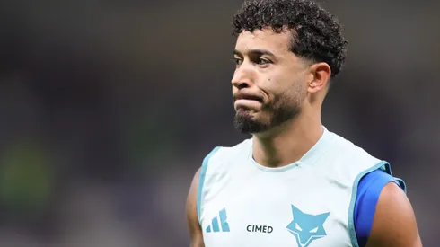 William jogador do Cruzeiro durante aquecimento antes da partida contra o Internacional no estadio Mineirao pelo campeonato Brasileiro A 2025. 
