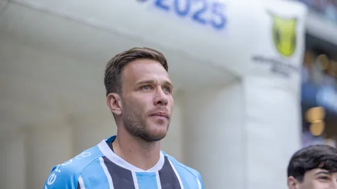 Arthur jogador do Gremio durante partida contra o Mirassol no estadio Arena do Gremio pelo campeonato Brasileiro A 2025. 
