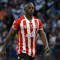 Athletico-PR surpreende e retoma conversas para contratar Cetré