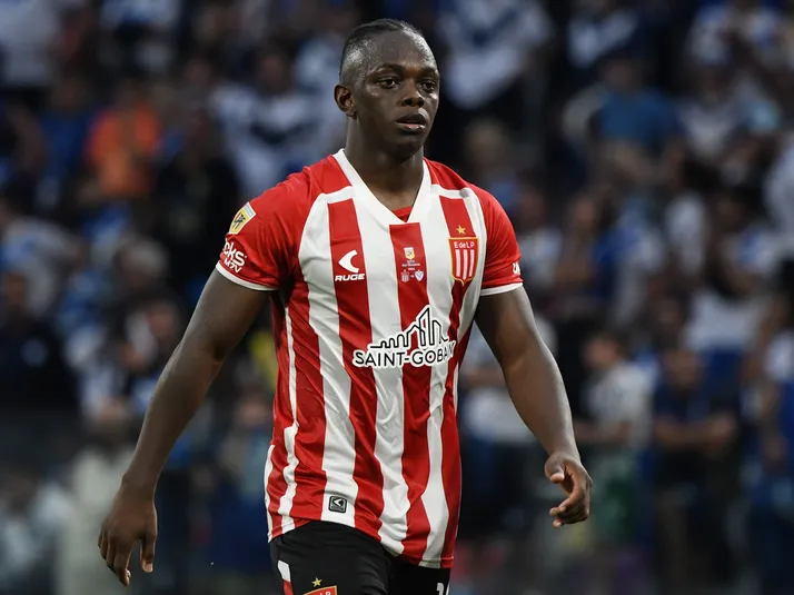 Athletico-PR surpreende e retoma conversas para contratar Cetré