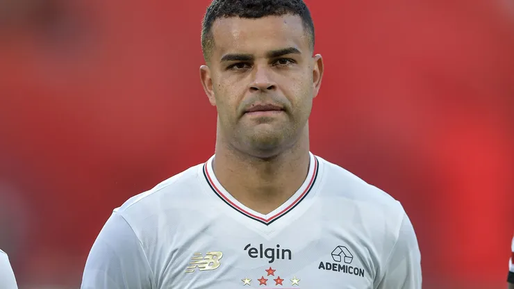 Alisson deve sair do São Paulo. Foto: Thiago Ribeiro/AGIF