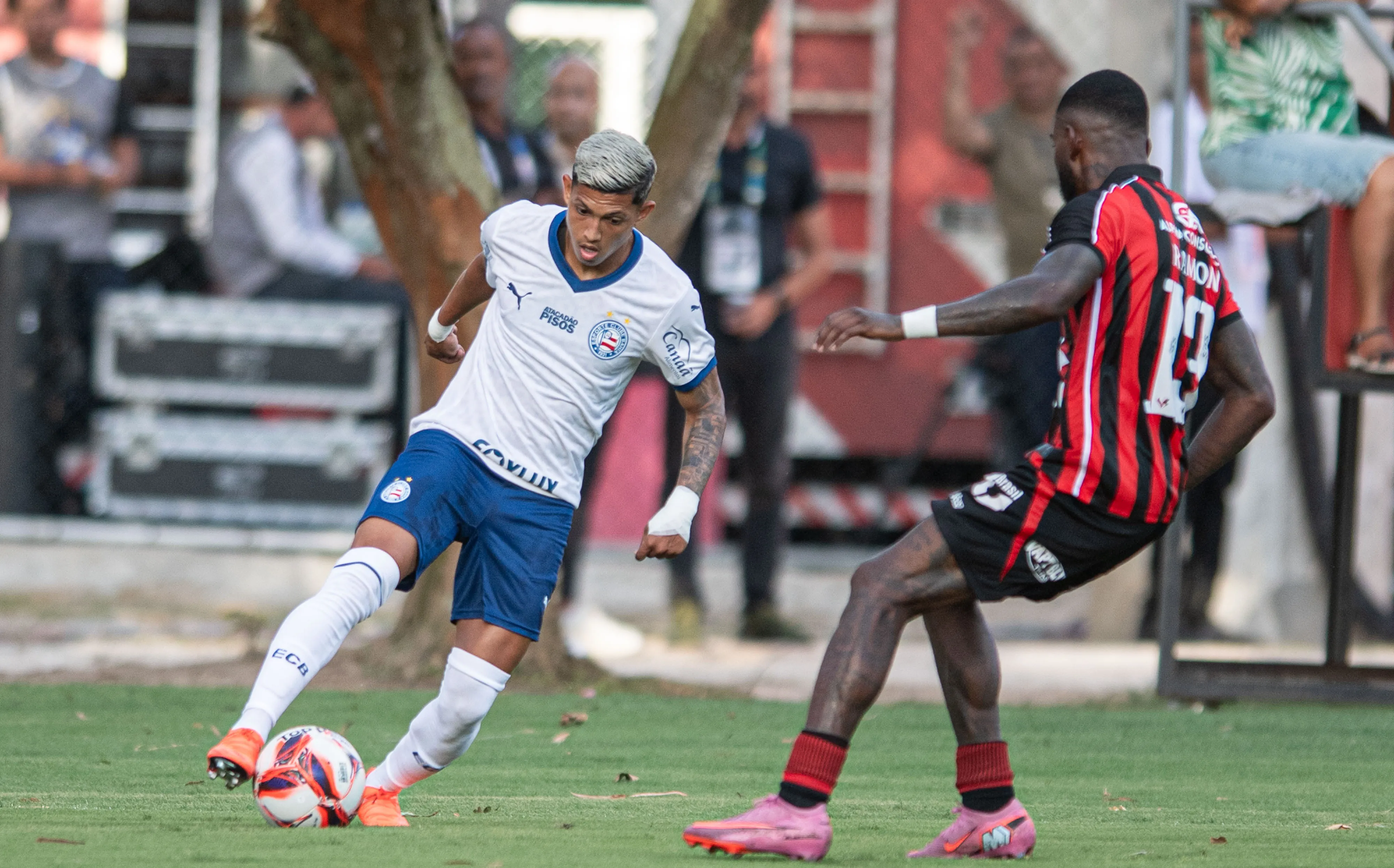 BA – SALVADOR – 25/01/2026 – BAIANO 2026, VITORIA X BAHIA -Erick Pulga jogador do Bahia durante partida contra o Vitoria no estadio Barradao pelo campeonato Baiano 2026. Foto: Jhony Pinho/AGIF