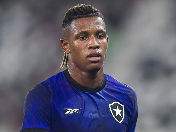 Situação envolvendo Botafogo e Danilo na Justiça deve ser resolvida