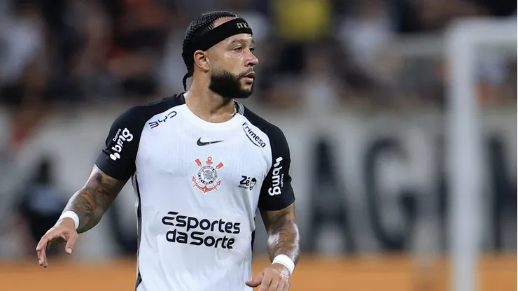 Memphis Depay pouco ajudou o Corinthians contra o RB Bragantino.