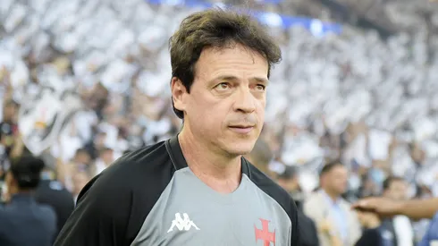 Diniz não deve deixar o Vasco nesse momento.