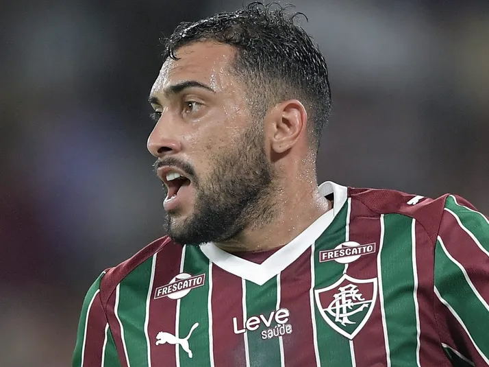 Freytes é flagrado discutindo com torcedor do Fluminense