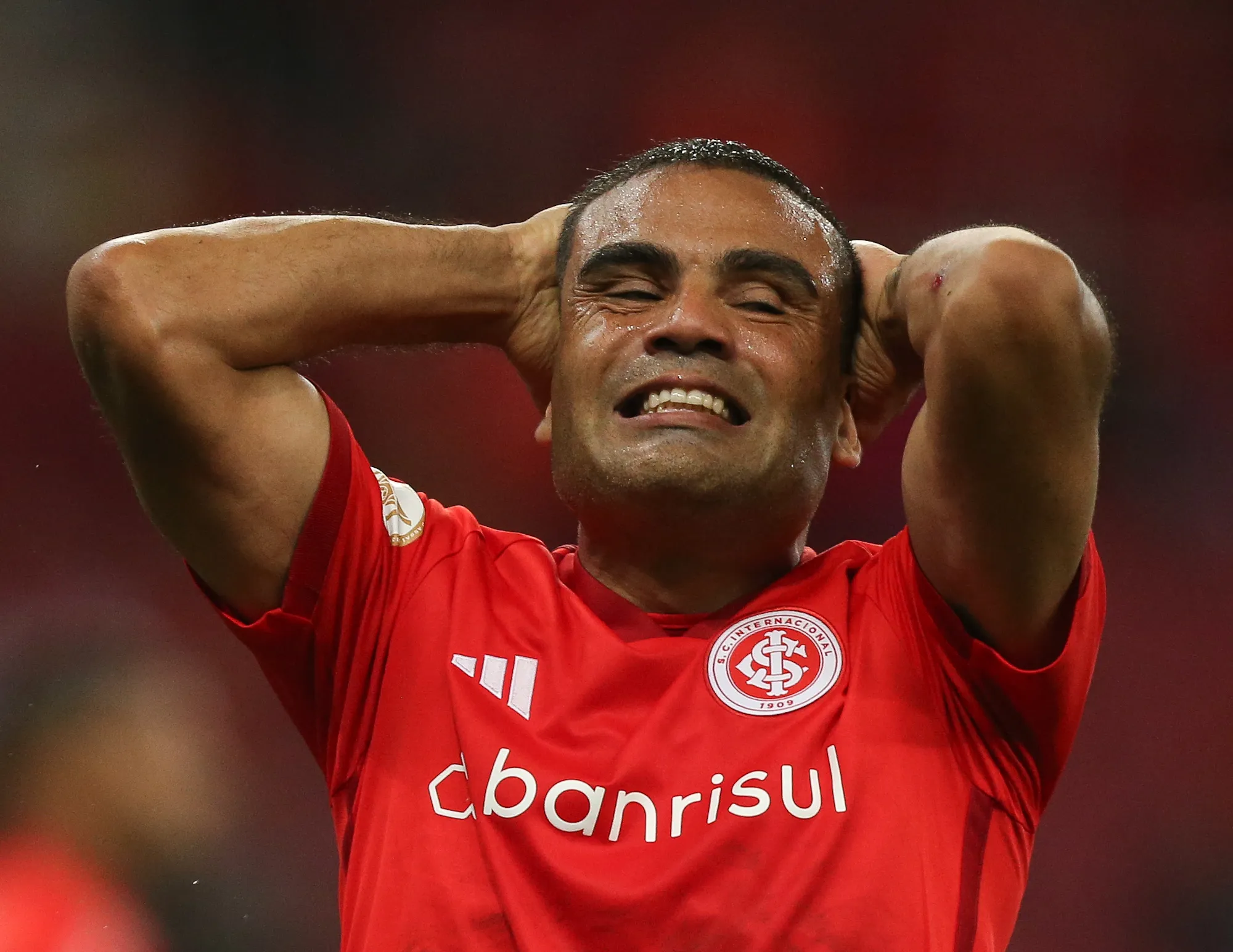 BA – PORTO ALEGRE – 01/11/2023 – BRASILEIRO A 2023, INTERNACIONAL X AMERICA-MG – Gabriel Mercado jogador do Internacional lamenta durante partida contra o America-MG no estadio Beira-Rio pelo campeonato Brasileiro A 2023. Foto: Giancarlo Santorum/AGIF