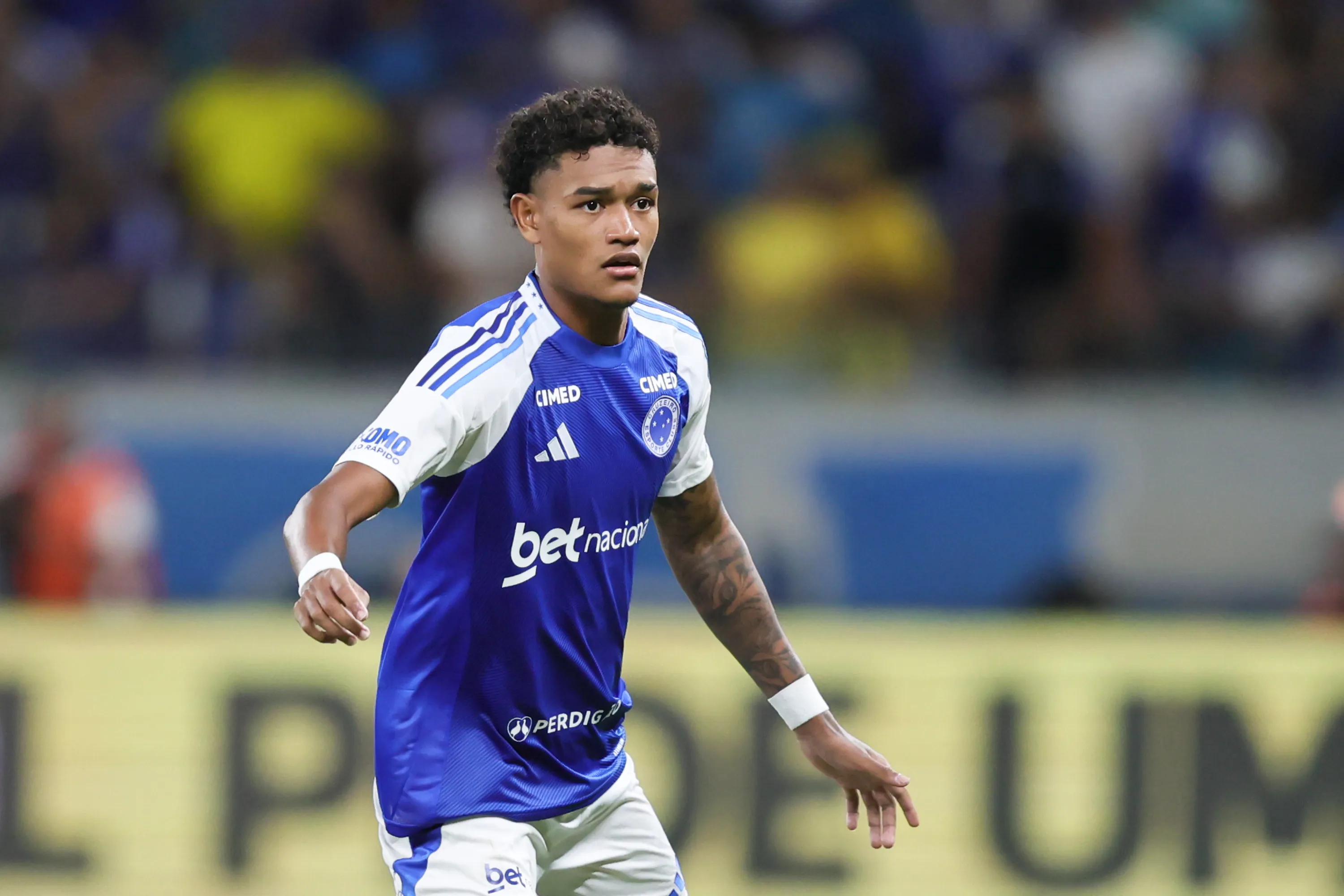 MG – BELO HORIZONTE – 10/01/2026 – MINEIRO 2026, CRUZEIRO X POUSO ALEGRE – Kaique Kenji jogador do Cruzeiro durante partida contra o Pouso Alegre no estadio Mineirao pelo campeonato Mineiro 2026. Foto: Gilson Lobo/AGIF