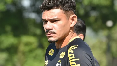 Tiquinho Soares jogador do Santos durante treino no Centro de Treinamento CT Rei Pele. Foto: JOTA ERRE/AGIF