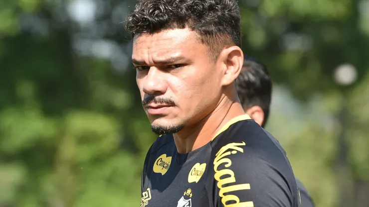 Tiquinho Soares jogador do Santos durante treino no Centro de Treinamento CT Rei Pele. Foto: JOTA ERRE/AGIF