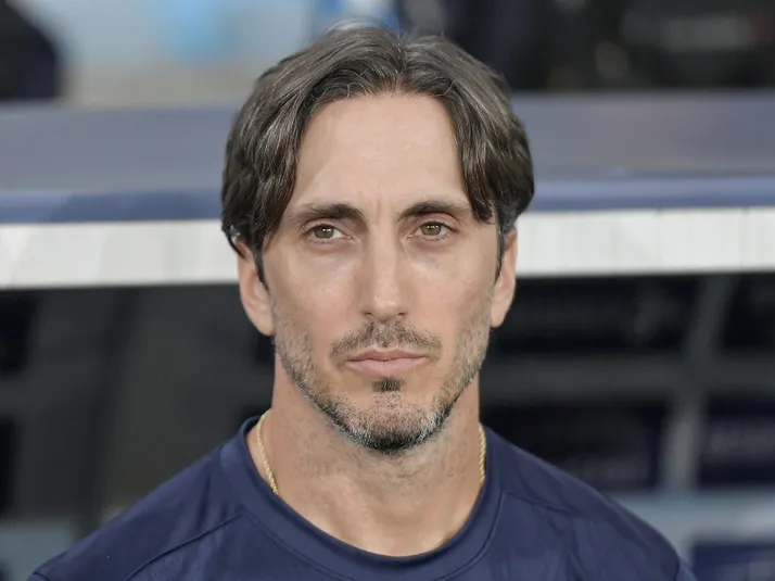 Zubeldía insiste pela contratação de um camisa 9 no Fluminense