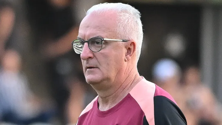 Dorival Júnior durante confronto contra o Bahia no Campeonato Brasileiro de 2026.