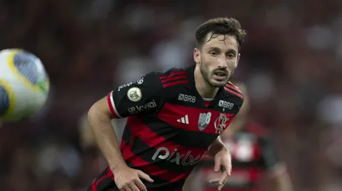 Viña jogador do Flamengo durante partida contra o Palmeiras no estádio Maracanã pelo campeonato Brasileiro A 2024. Foto: Jorge Rodrigues/AGIF