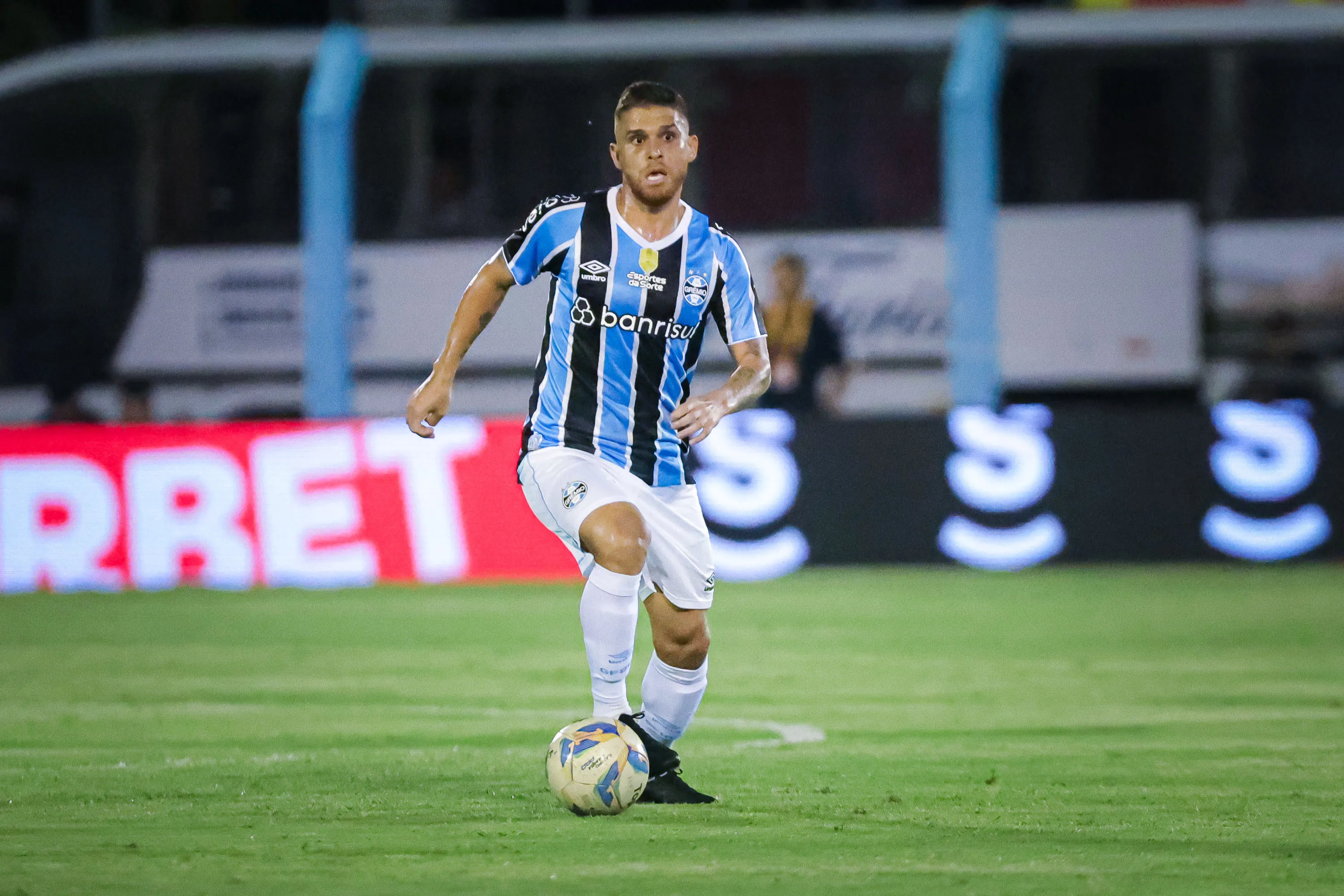 Gustavo Cuellar jogador do Gremio durante partida contra o Monsoon no estadio Do Vale pelo campeonato Gaucho 2025. Foto: Maxi Franzoi/AGIF