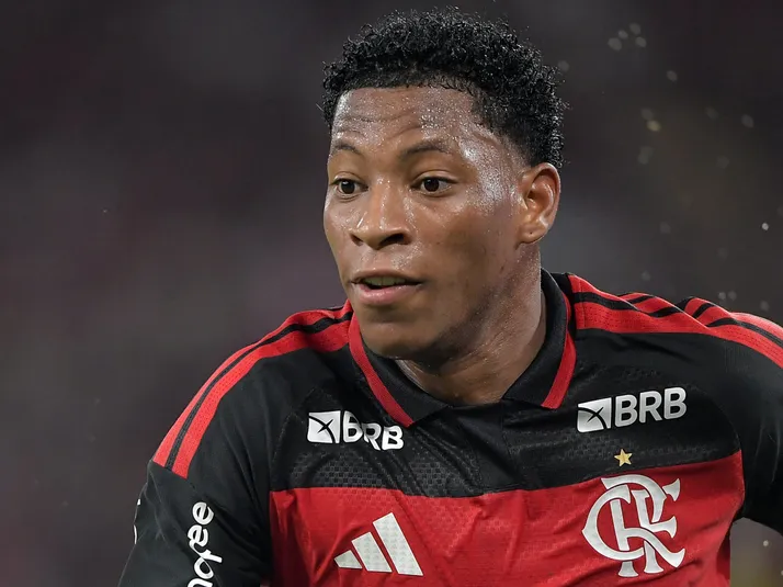 Torcida prefere saída de Plata do que Luiz Araújo no Flamengo