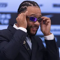 Memphis convida elenco e funcionários do Corinthians para aniversário