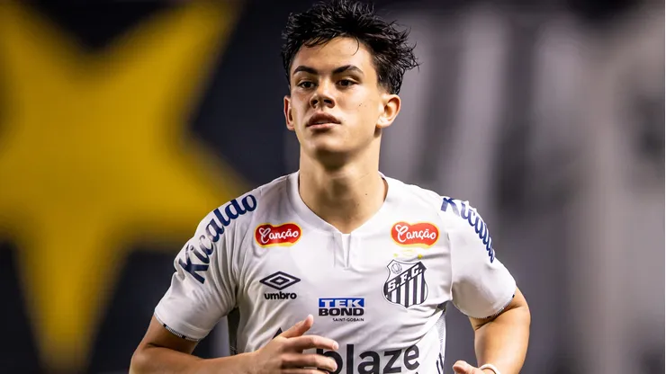 JP Chermont durante confronto contra o Sport na Série B de 2024.