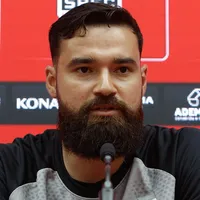 Carlos Coronel passa por procedimento por conta de cálculo renal no São Paulo