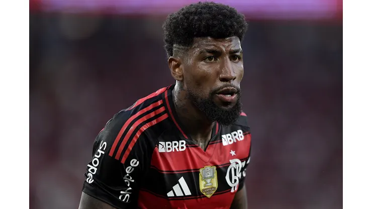 Emerson Royal jogador do Flamengo durante partida contra o Palmeiras no estadio Maracana pelo campeonato Brasileiro A 2025. Foto: Thiago Ribeiro/AGIF