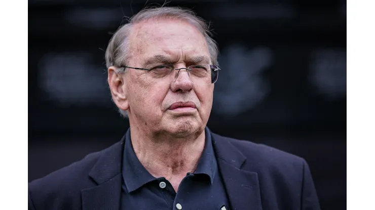 Osmar Stabile presidente do Corinthians durante aquecimento antes da partida contra o Ceara no estadio Arena Corinthians pelo campeonato Brasileiro A 2025. Foto: Fabio Giannelli/AGIF