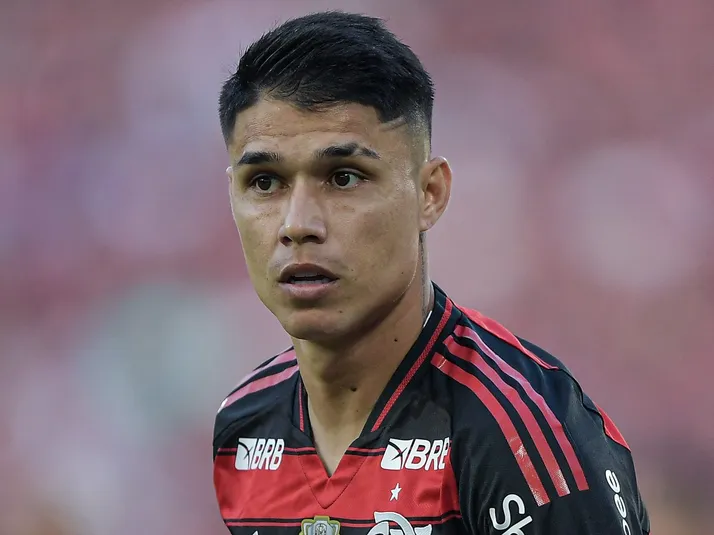 Luiz Araújo responde sobre interesse do Atlético-MG