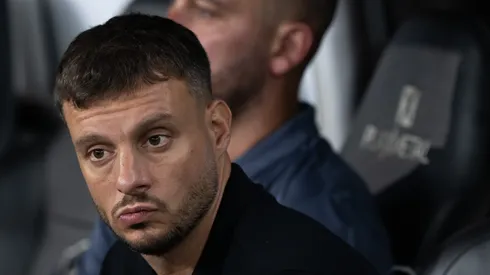 Martín Anselmi técnico do Botafogo durante partida contra o Bangu no estádio Engenhão pelo campeonato Carioca 2026. Foto: Jorge Rodrigues/AGIF