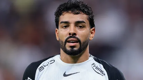 Matheus Bidu durante confronto contra o Bragantino no Campeonato Brasileiro de 2026.