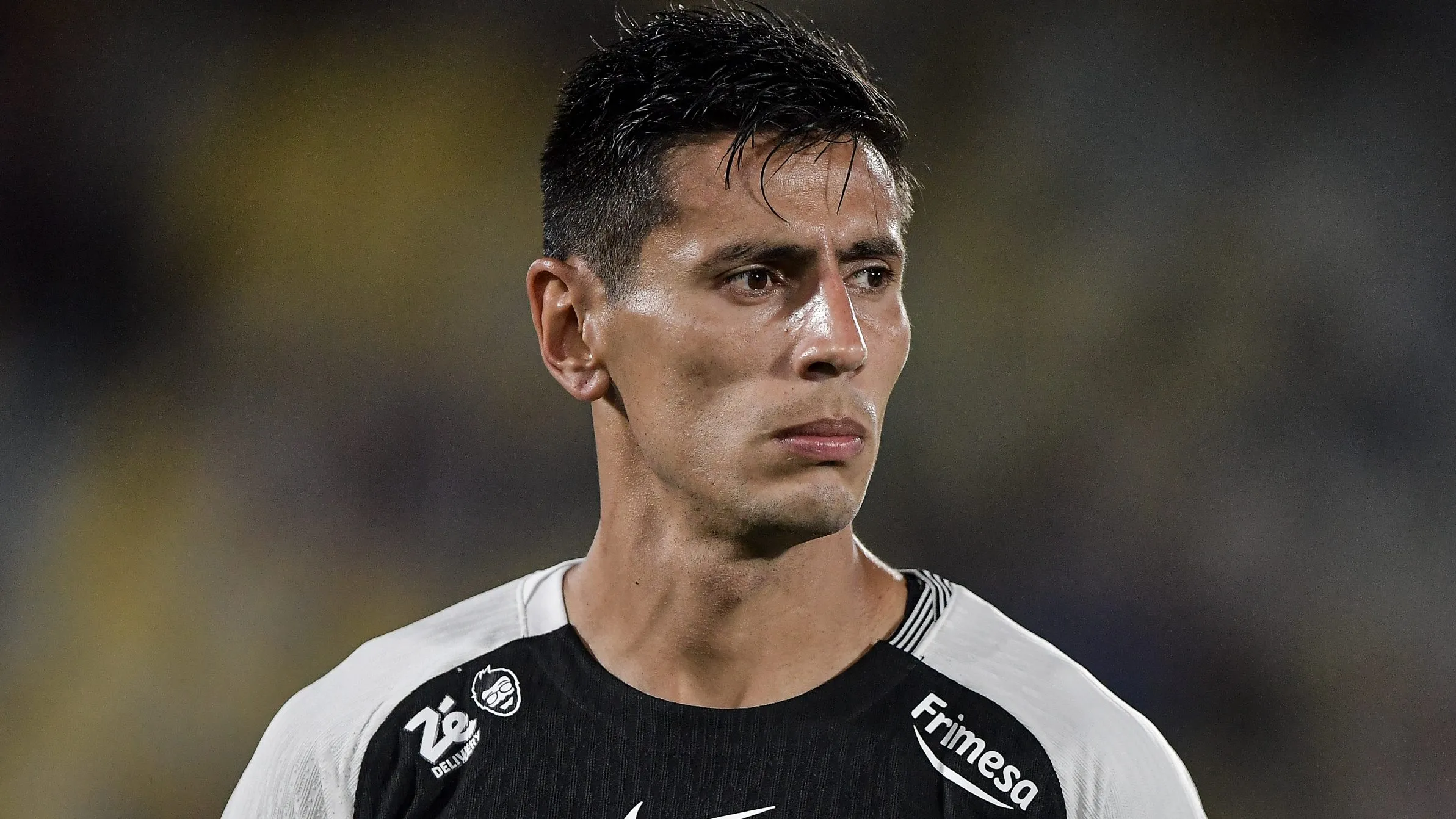 Angileri, lateral-esquerdo do Corinthians. Foto: Thiago Ribeiro/AGIF