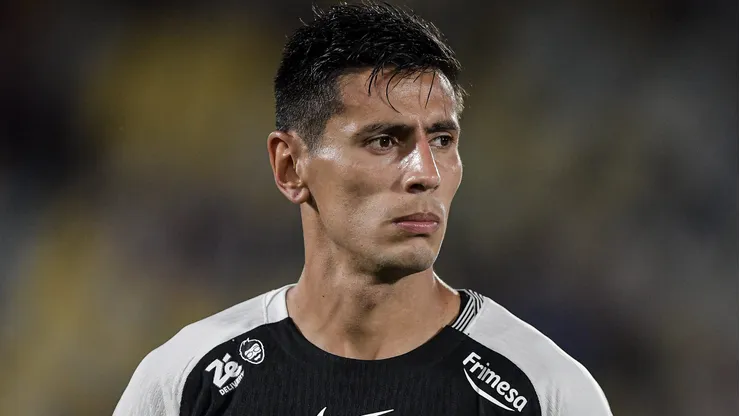Angileri durante confronto entre Fluminense e Corinthians no Brasileirão de 2025.