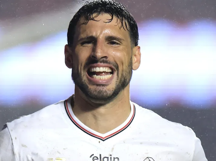 Marcelinho Carioca rasga elogios para Calleri no São Paulo