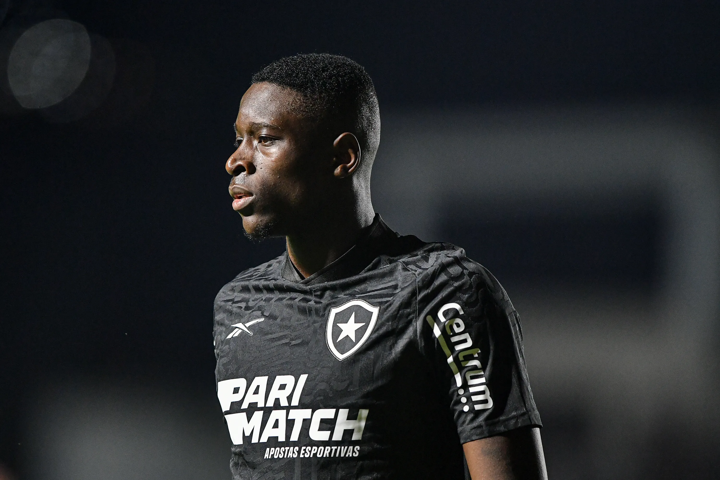 Luiz Henrique jogador do Botafogo durante partida contra o Vasco no estadio Sao Januario pelo campeonato Brasileiro A 2024. Foto: Thiago Ribeiro/AGIF
