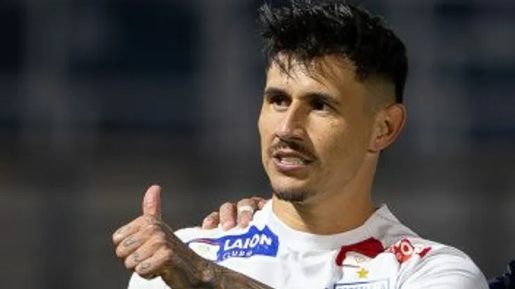 Bareiro durante confronto contra o Bragantino no Brasileirão de 2025.