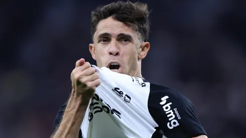 Gabriel Paulista comemorando gol contra o Bragantino no Brasileirão de 2026.