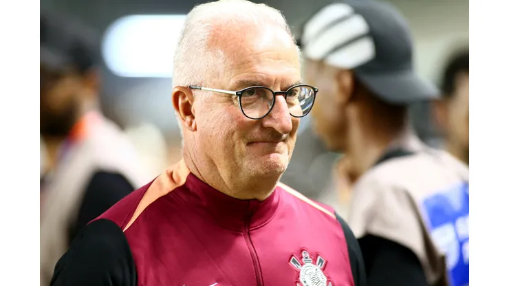 Dorival Jr tecnico do Corinthians durante partida contra o Santos no estadio Vila Belmiro pelo campeonato Paulista 2026. Foto: Mauricio De Souza/AGIF
