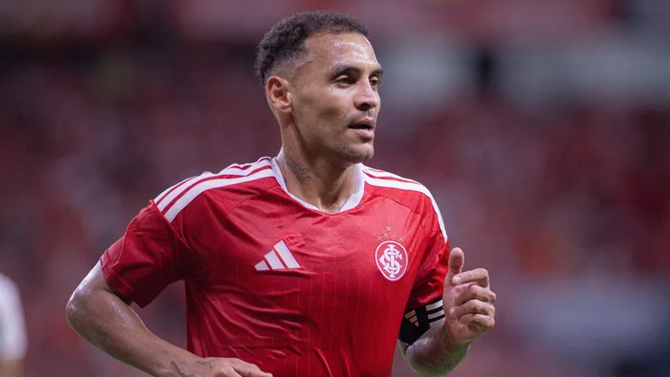 Alan Patrick jogador do Internacional durante partida contra o Palmeiras no estadio Beira-Rio pelo campeonato Brasileiro A 2026. Foto: Maxi Franzoi/AGIF