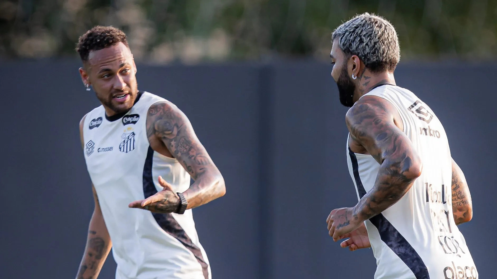 Neymar e Gabigol no CT Rei Pelé. Foto: Raul Baretta/ Santos FC