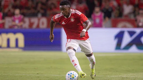 Carbonero, atacante do Internacional. Foto: Maxi Franzoi/AGIF