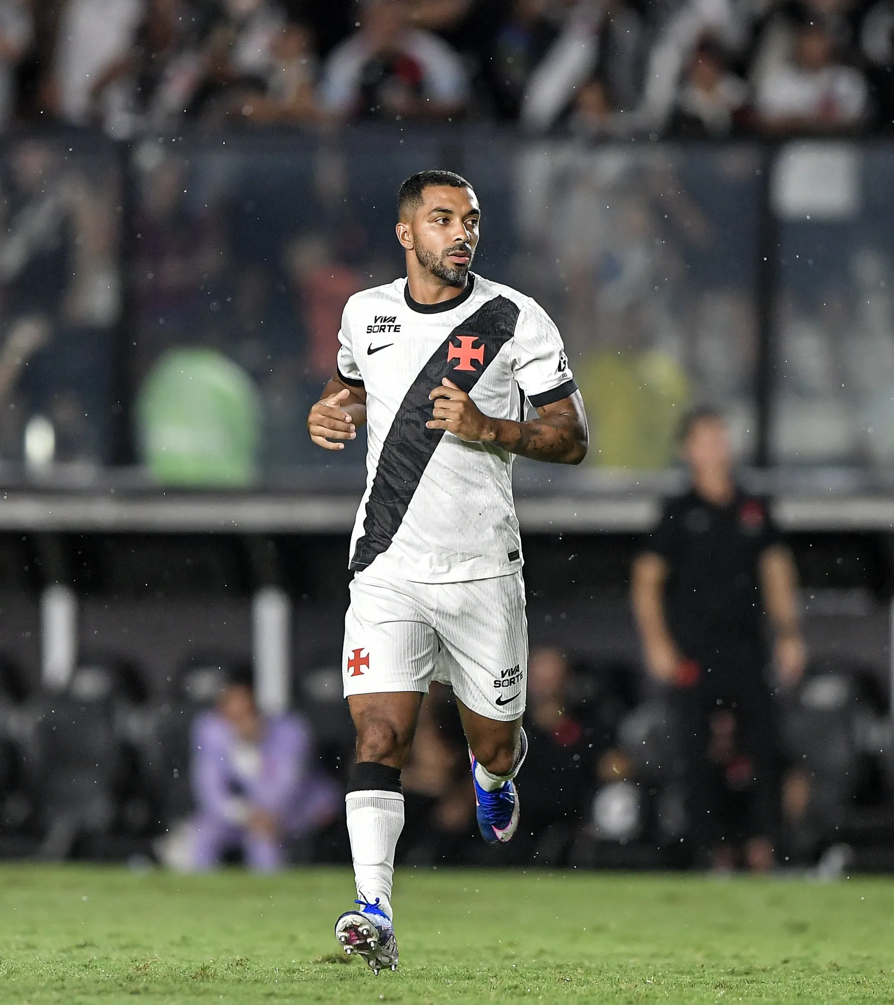 RJ – RIO DE JANEIRO – 11/02/2026 – BRASILEIRO A 2026, VASCO X BAHIA – Paulo Henrique jogador do Vasco durante partida contra o Bahia no estadio Sao Januario pelo campeonato Brasileiro A 2026. Foto: Thiago Ribeiro/AGIF