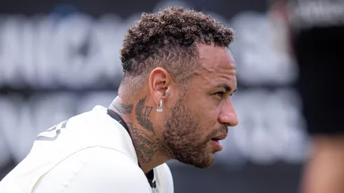 Neymar joga contra o Velo Clube. Foto: Raul Baretta/ Santos FC
