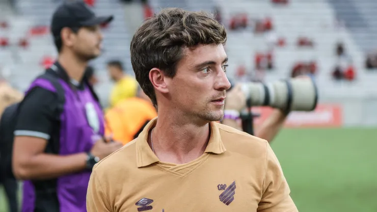 Joao Correia tecnico do Athletico-PR durante partida contra o Galo Maringa no estadio Arena da Baixada pelo campeonato Paranaense 2026. Foto: Robson Mafra/AGIF