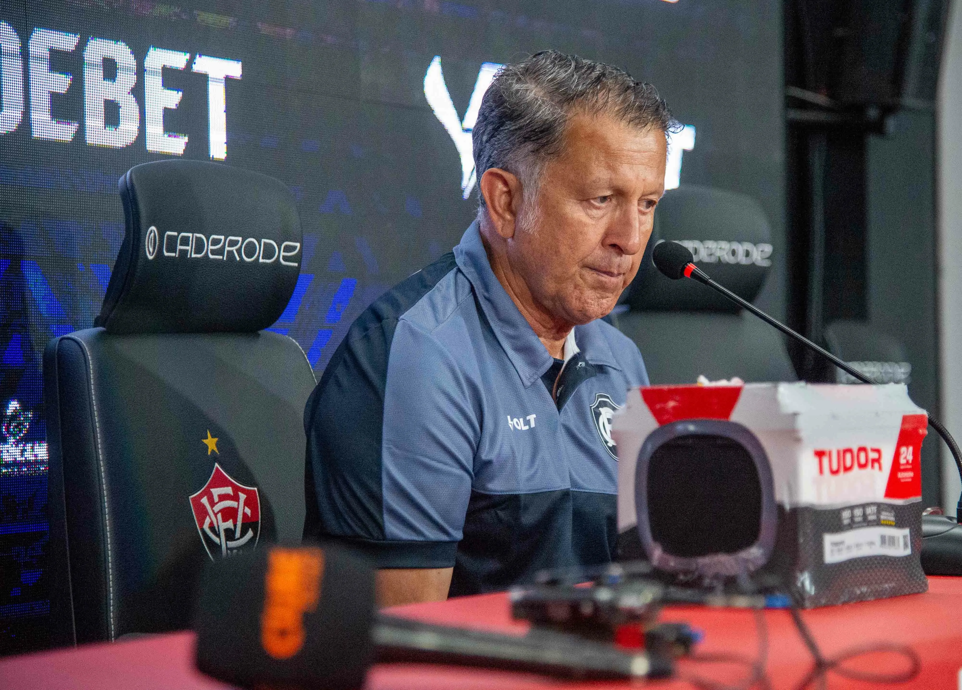 Juan Carlos Osorio tecnico do Remo durante partida contra o Vitoria no estadio Barradao pelo campeonato Brasileiro A 2026. Foto: Jhony Pinho/AGIF