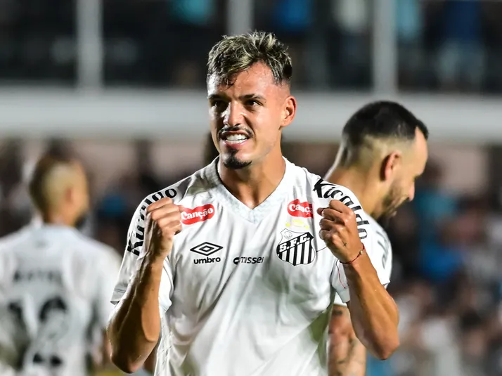 Gabriel Menino exalta retomada de confiança do Santos
