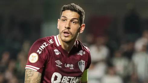 Nino interessa ao Fluminense, mas tem salários acertados com o Palmeiras.
