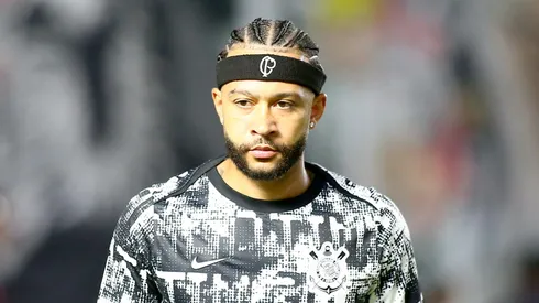 Depay foi poupado no Corinthians.