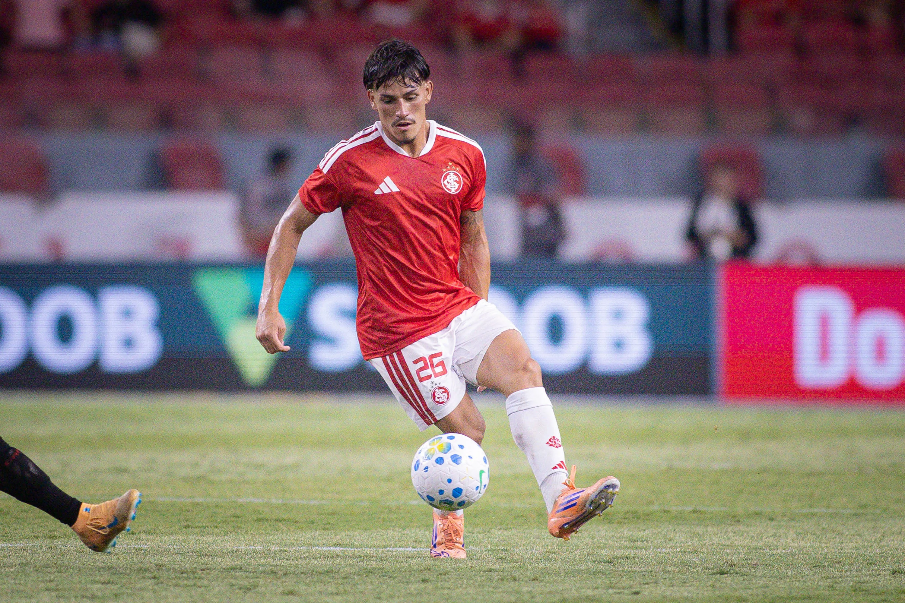 Alexandro Bernabei jogador do Internacional durante partida contra o Athletico-PR no estadio Beira-Rio pelo campeonato Brasileiro A 2026. Foto: Maxi Franzoi/AGIF