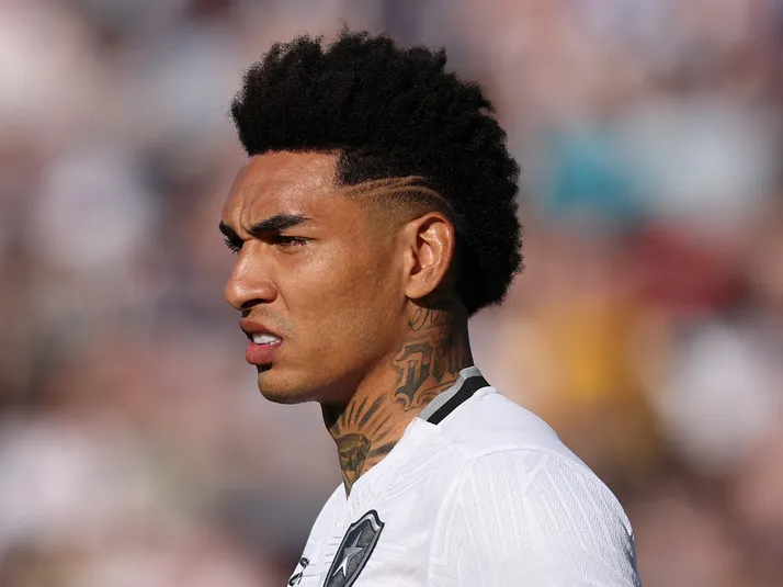 Ex-Botafogo e bem avaliado, Igor Jesus interessa ao Flamengo